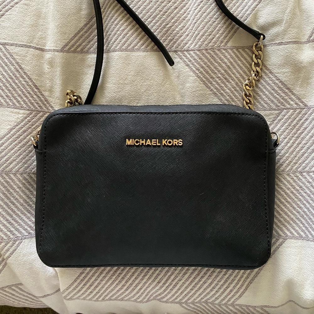 MICHAEL MICHAEL KORS black crossbody 
Ginny Leather Crossbody Bag